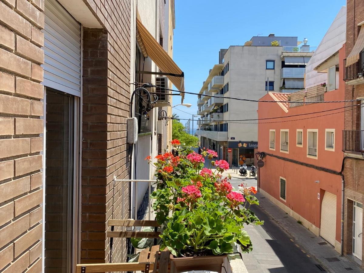 Apartamentos Playa Badalona Exterior photo