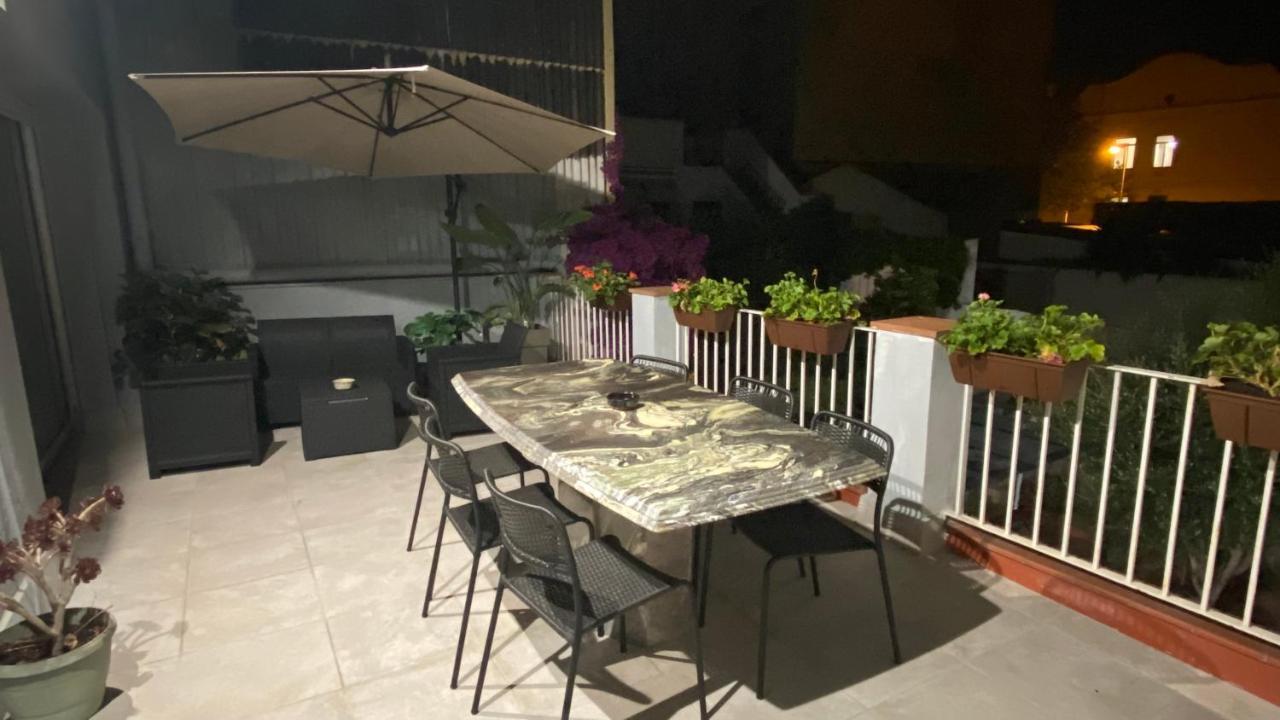 Apartamentos Playa Badalona Exterior photo